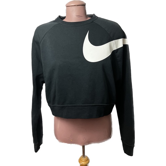 Nike Tops - Cropped Nike Sweatshirt soft and cozy size M